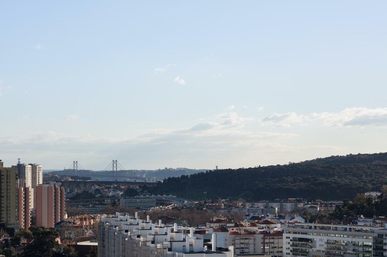 Skyscraper Riverview Lisbon With Indoor Pool Lisboa Exterior foto