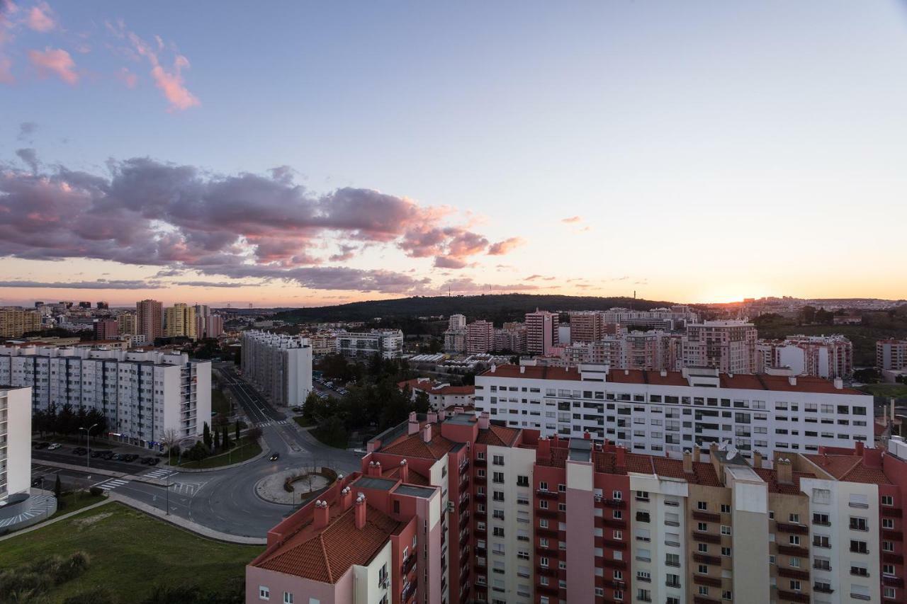 Skyscraper Riverview Lisbon With Indoor Pool Lisboa Exterior foto